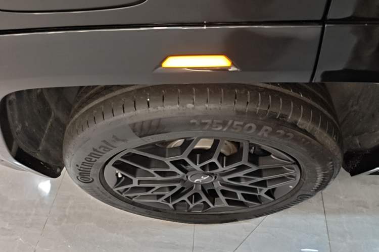 Used Yangwang U8 2023 Luxury Edition Right Rear Wheel Hub
