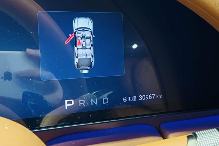 Used Yangwang U8 2023 Luxury Edition Odometer Close Up