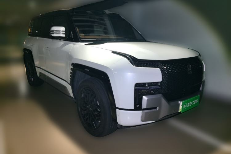 Used Yangwang U8 2023 Luxury Edition Front Right 45 Deg