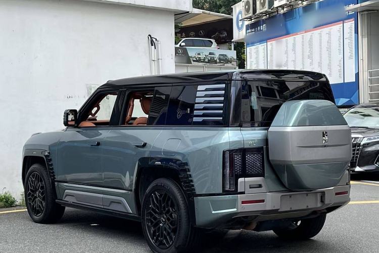 Used Yangwang U8 2023 Luxury Edition Exterior 2