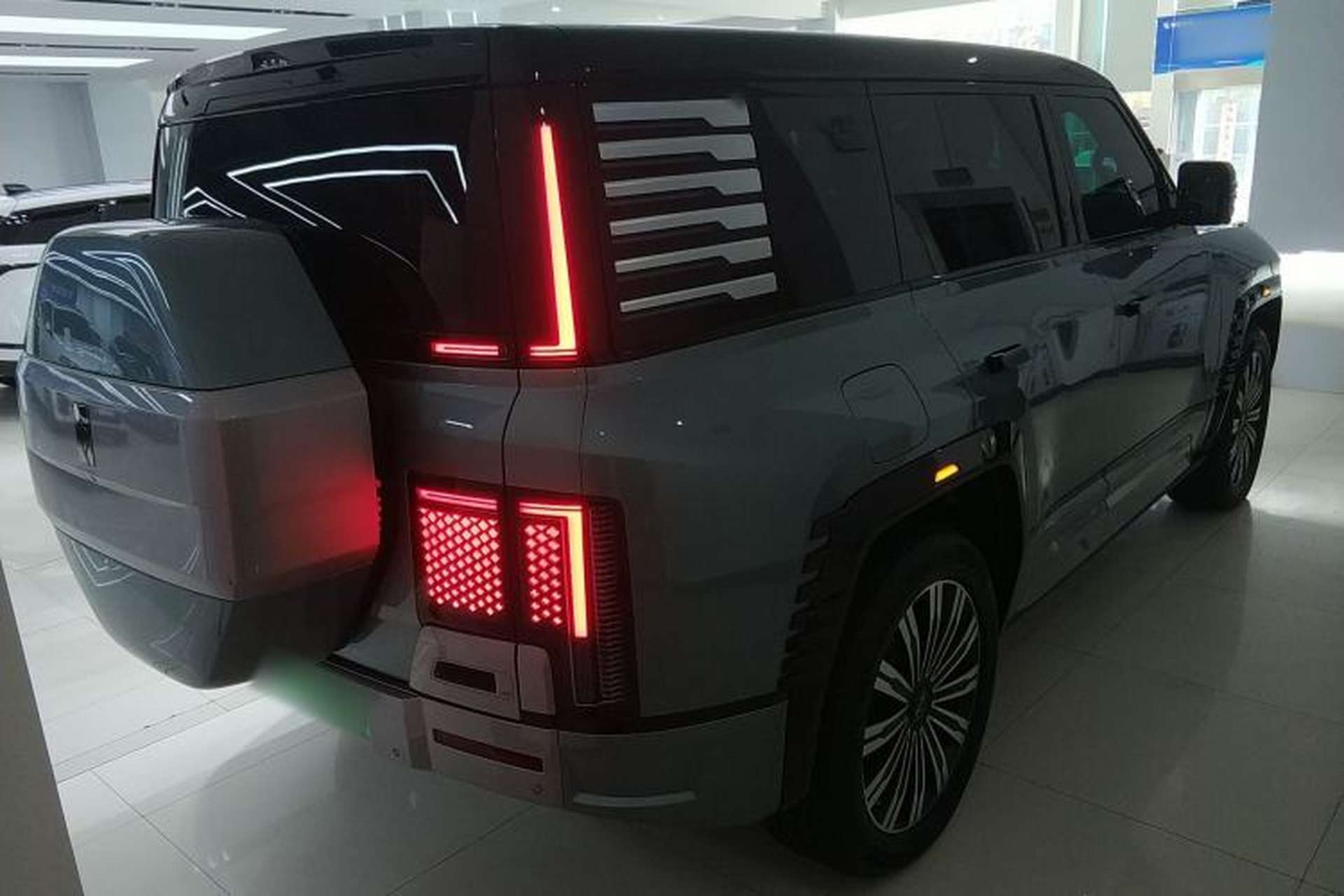 Used Yangwang U8 2023 Luxury Edition Exterior 5