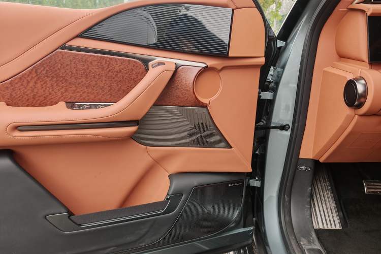 Used Yangwang U8 2023 Luxury Edition Exterior 7