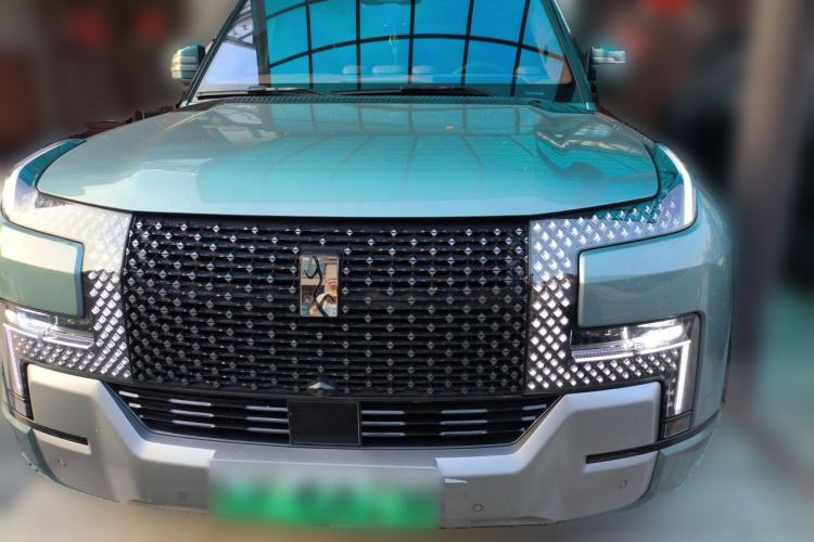 Used Yangwang U8 2023 Luxury Edition Front