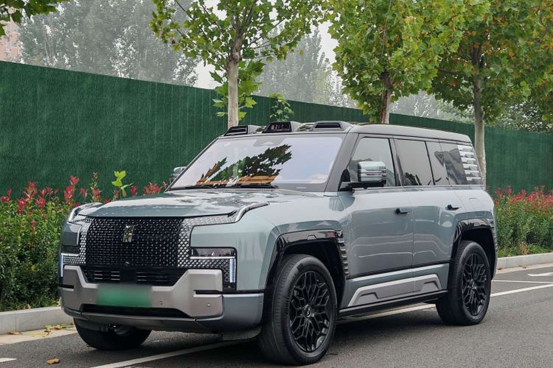 Used Yangwang U8 2023 Luxury Edition Front Left 45 Deg