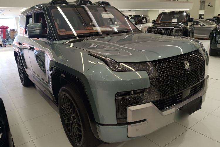 Used Yangwang U8 2023 Luxury Edition Front Right 45 Deg