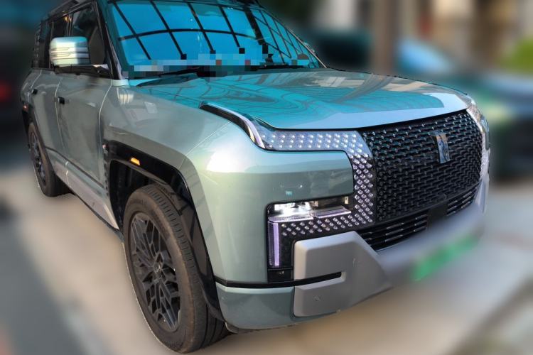 Used Yangwang U8 2023 Luxury Edition Front Right 45 Deg