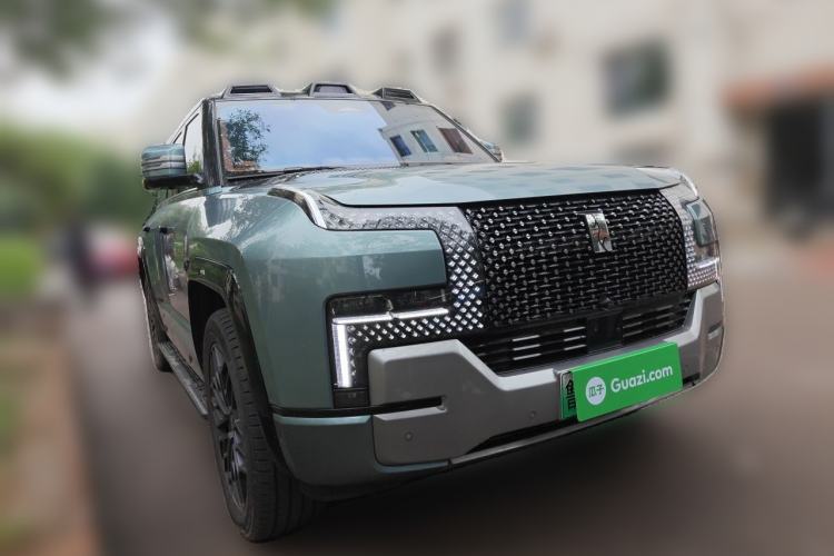 Used Yangwang U8 2023 Luxury Edition Front Right 45 Deg