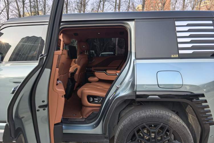 Used Yangwang U8 2023 Luxury Edition Interior 4