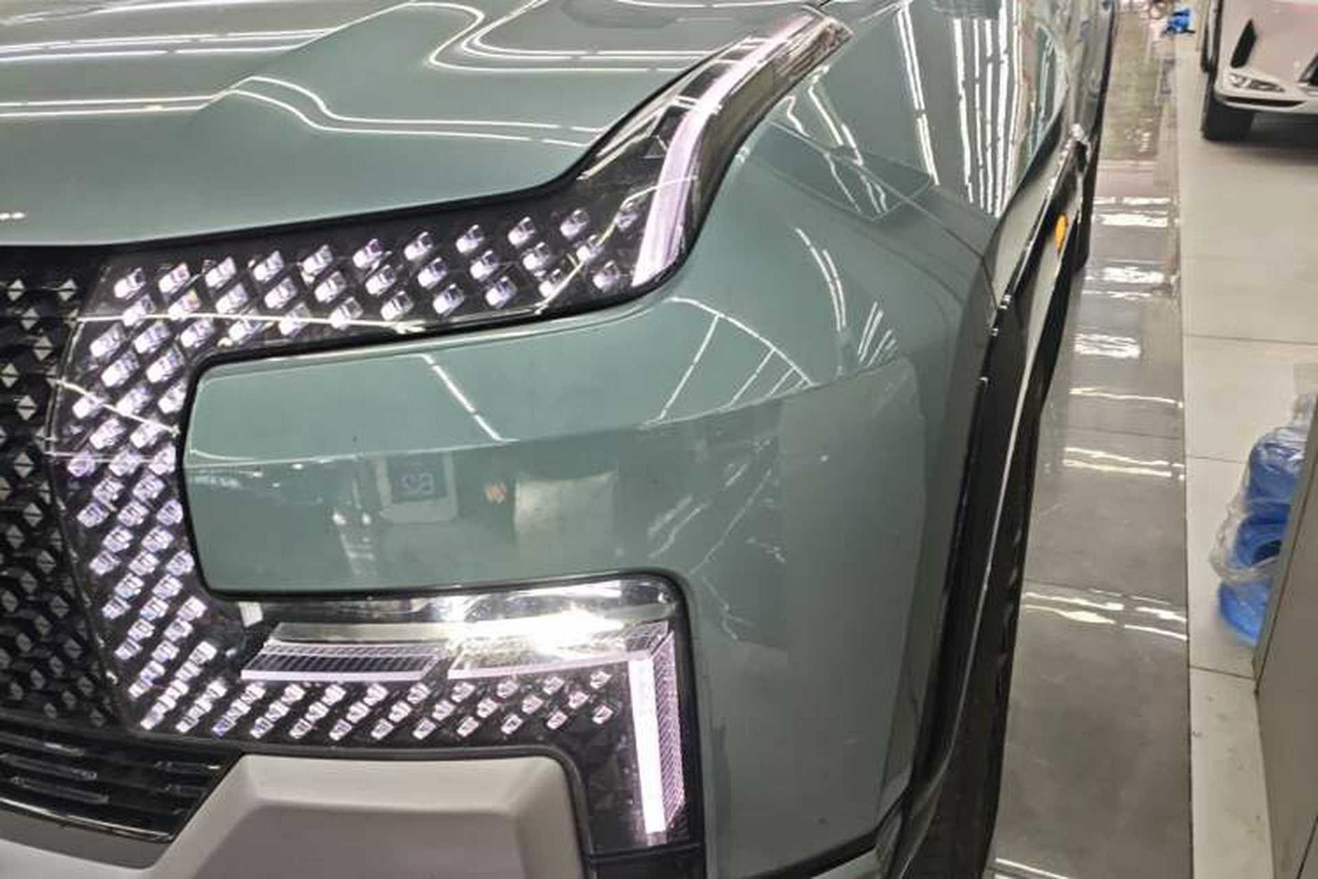 Used Yangwang U8 2023 Luxury Edition Left Front Headlight