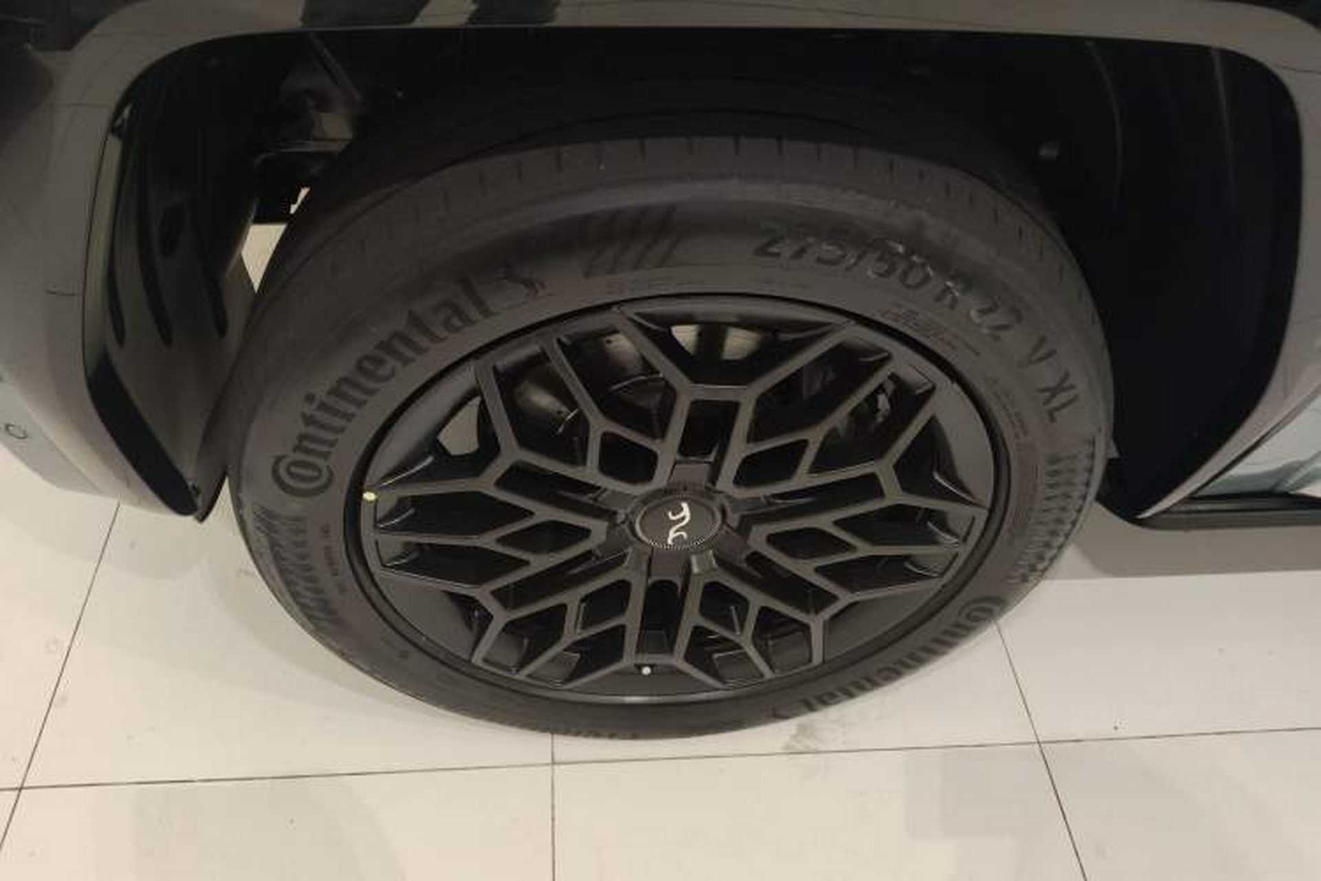 Used Yangwang U8 2023 Luxury Edition Left Front Wheel Hub