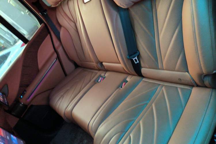 Used Yangwang U8 2023 Luxury Edition Left Rear Seat