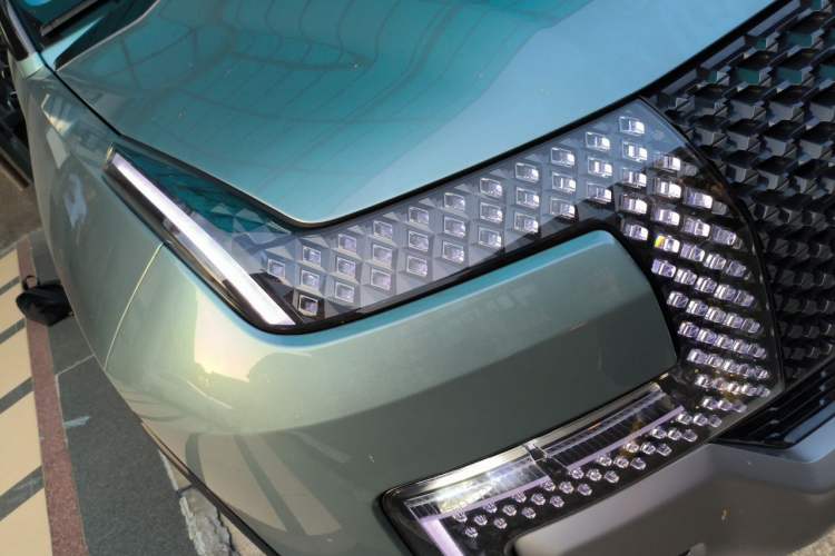 Used Yangwang U8 2023 Luxury Edition Right Front Headlight