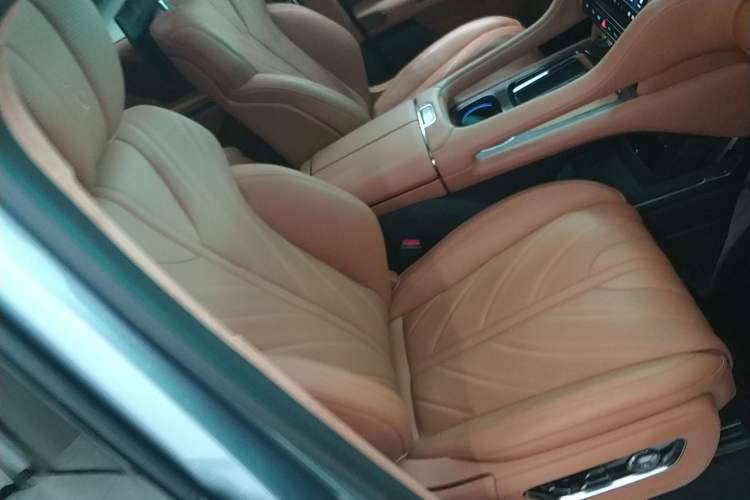 Used Yangwang U8 2023 Luxury Edition Right Front Seat