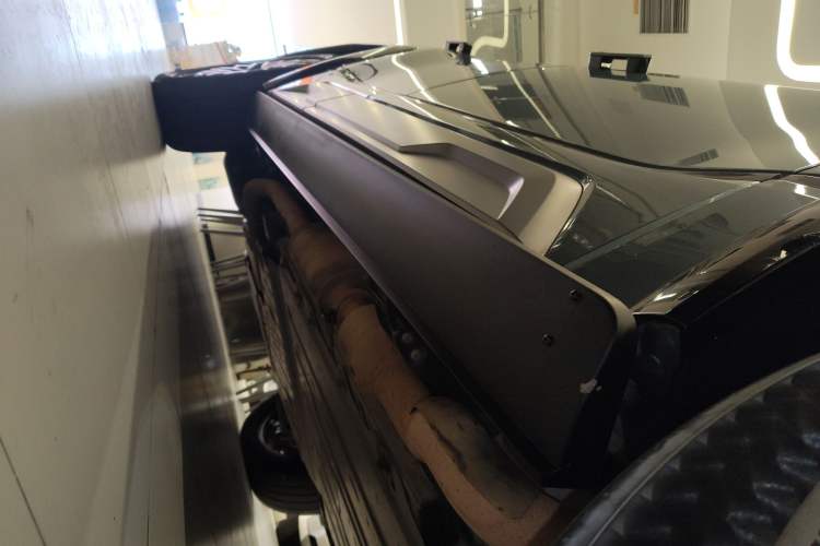 Used Yangwang U8 2023 Luxury Edition Right Side Sill