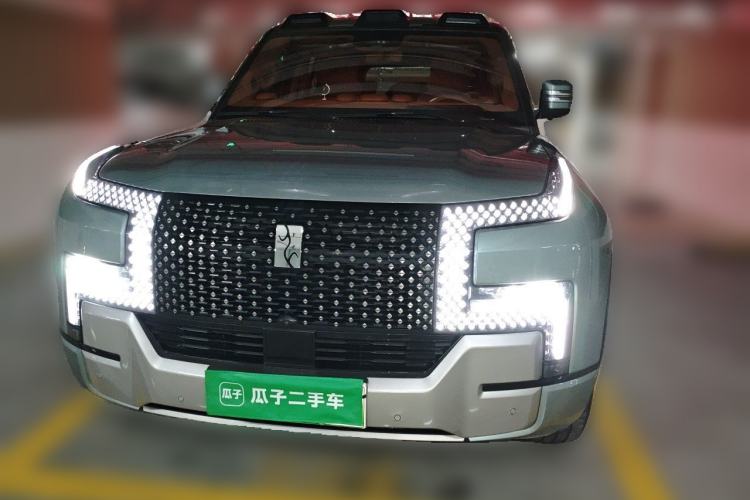 Used Yangwang U8 2023 Luxury Edition Front