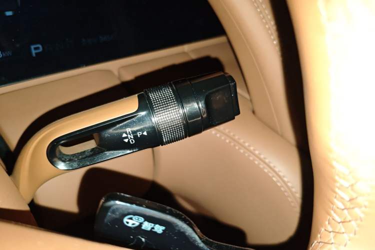 Used Yangwang U8 2023 Luxury Edition Gear Lever