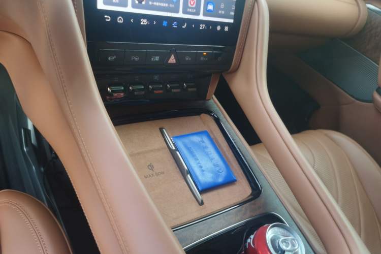 Used Yangwang U8 2023 Luxury Edition Gear Lever