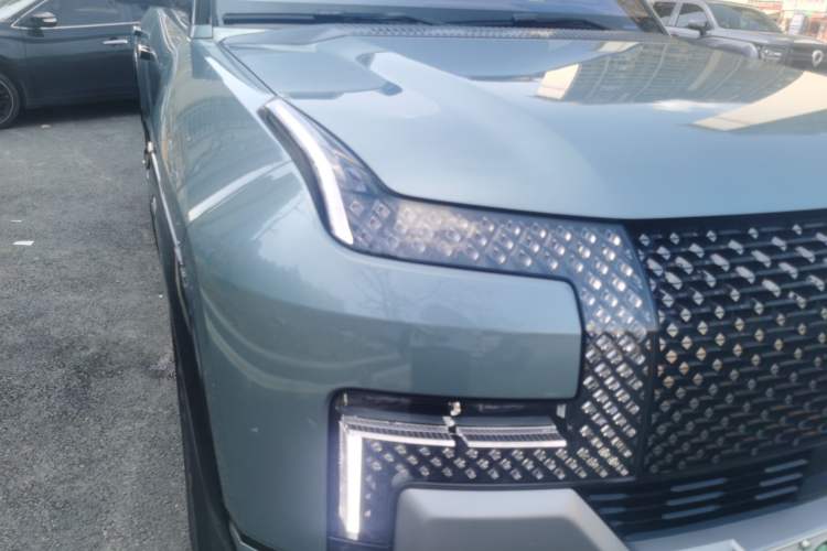Used Yangwang U8 2023 Luxury Edition Right Front Headlight
