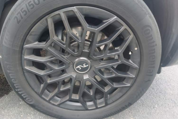 Used Yangwang U8 2023 Luxury Edition Right Front Wheel Hub