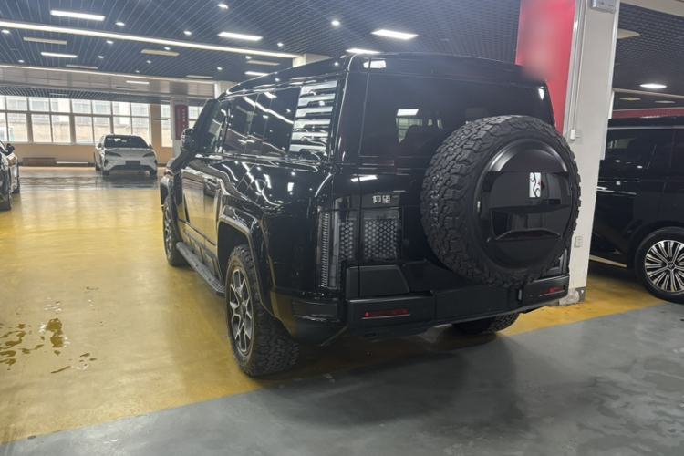 Used Yangwang U8 2024 Off-Road Enthusiast Edition Exterior 3