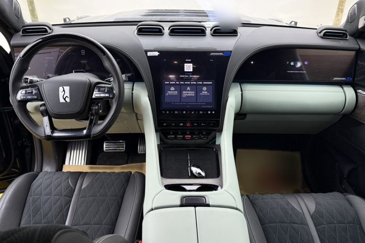 Used Yangwang U8 2024 Off-Road Enthusiast Edition Interior 1