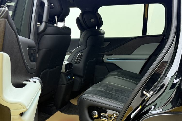 Used Yangwang U8 2024 Off-Road Enthusiast Edition Interior 3