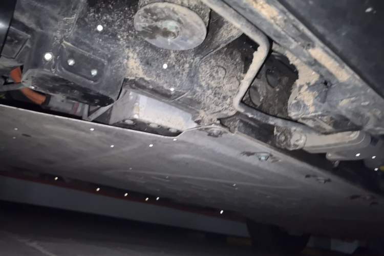 Used Yangwang U8 2025 Model U8L DingShi Edition Chassis Front Left