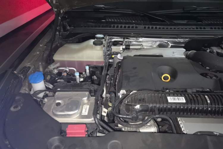 Used Yangwang U8 2025 Model U8L DingShi Edition Engine Bay Right