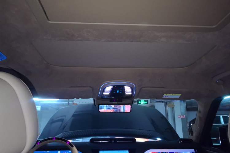 Used Yangwang U8 2025 Model U8L DingShi Edition Headliner