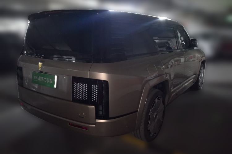 Used Yangwang U8 2025 Model U8L DingShi Edition Rear Right 45 Deg