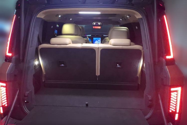 Used Yangwang U8 2025 Model U8L DingShi Edition Trunk