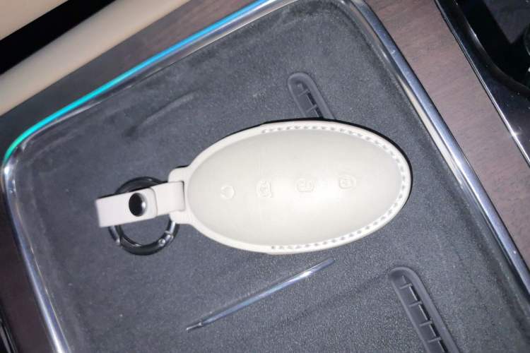 Used Yangwang U8 2025 Model U8L DingShi Edition Vehicle Key