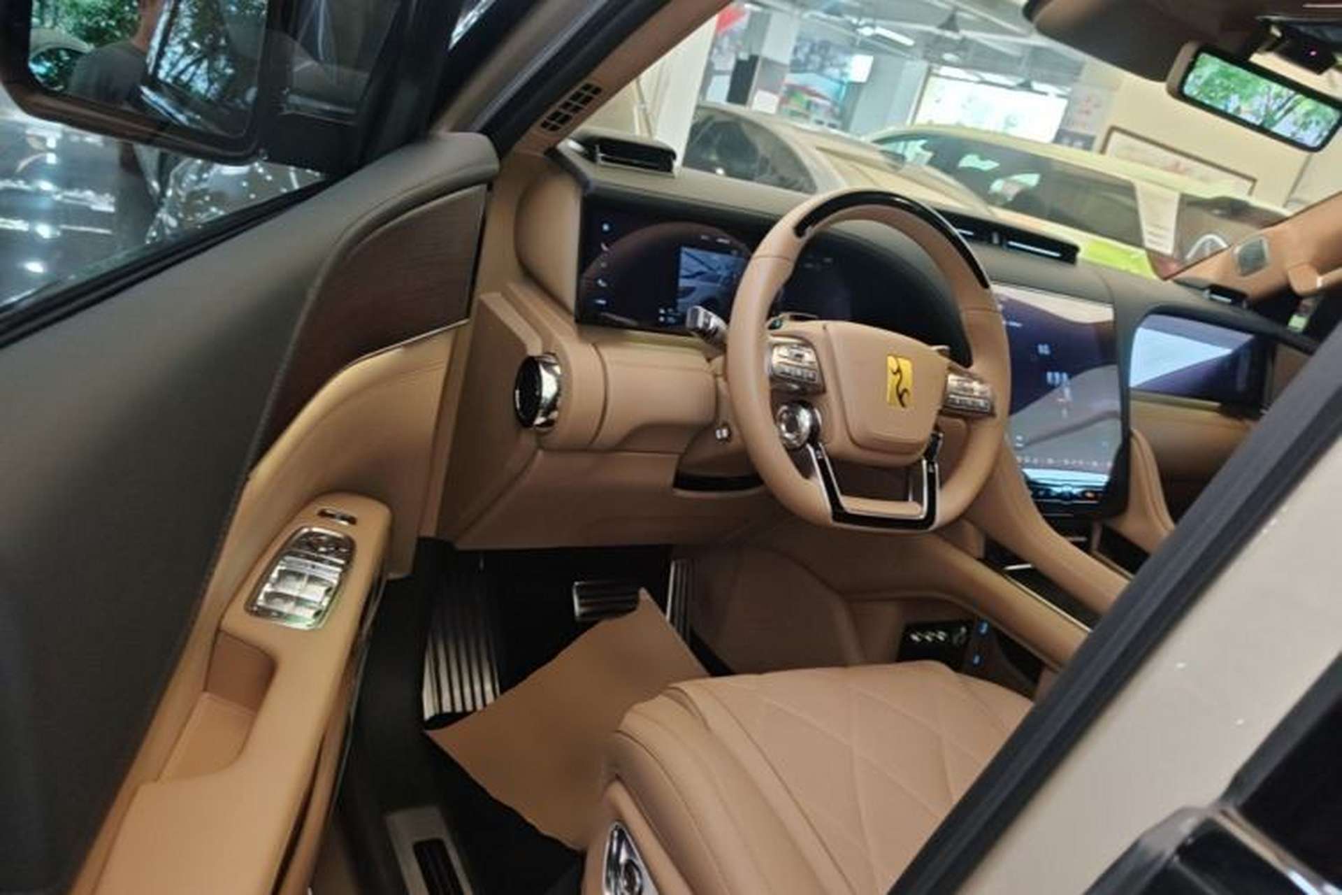 Used Yangwang U8 2025 Model U8L DingShi Edition Driver Seat