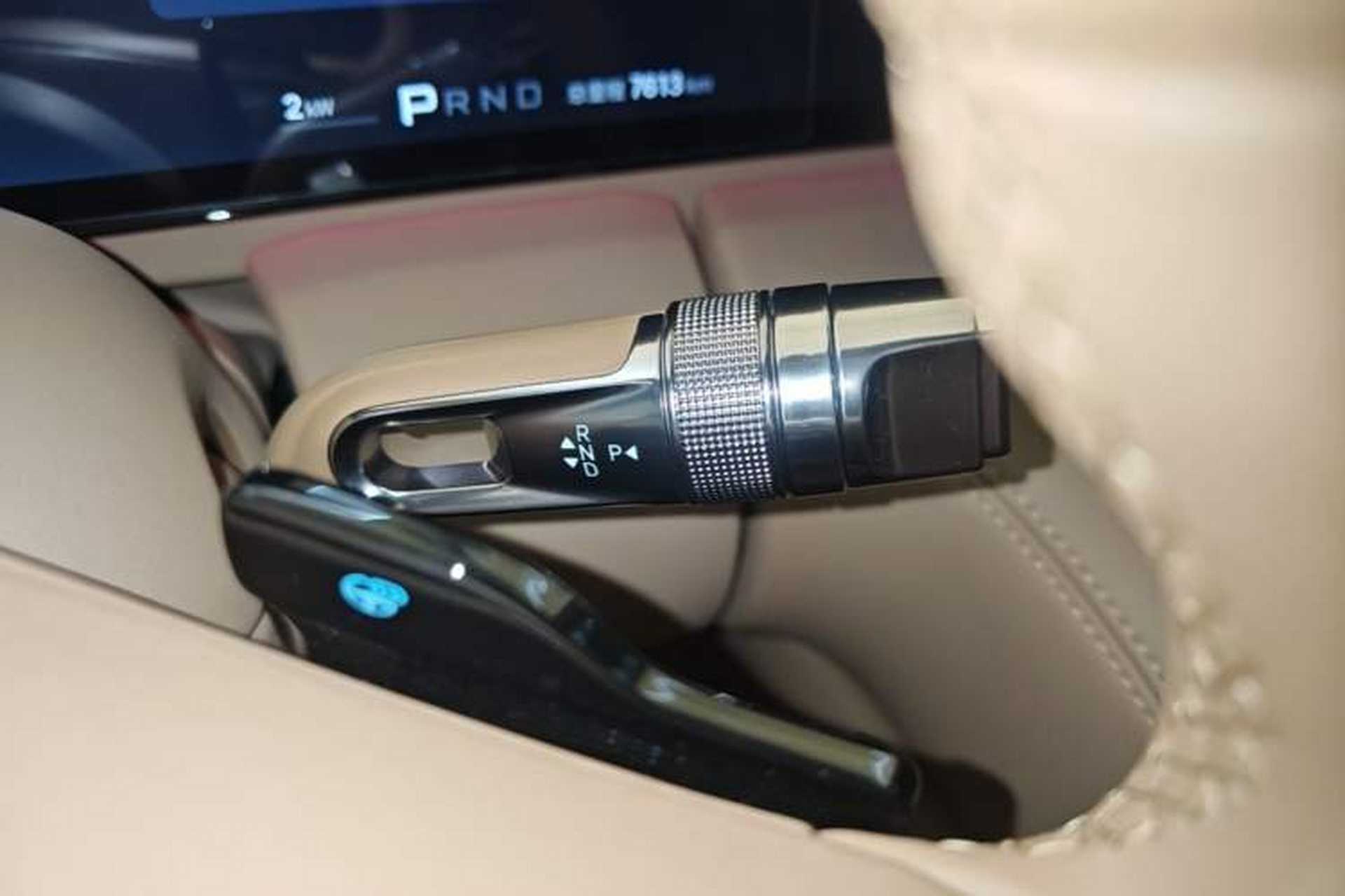 Used Yangwang U8 2025 Model U8L DingShi Edition Gear Lever