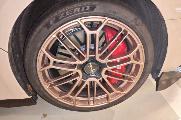 Used Yangwang U9 2024 Standard Edition Right Front Wheel Hub