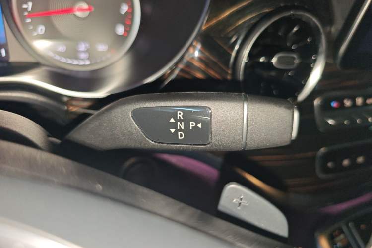Used Yasheng V-Class 2023 2.0T Yasheng · Yukai Gear Lever