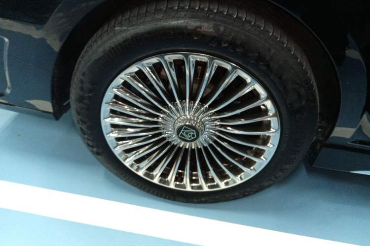 Used Yasheng V-Class 2021 2.0T Avensis Vanden Exterior 8