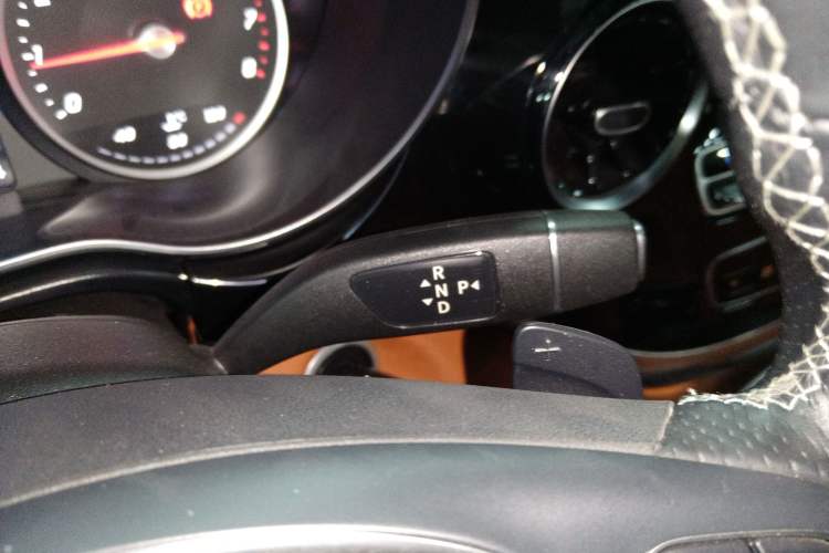 Used Yasheng V-Class 2021 2.0T Avensis Vanden Gear Lever
