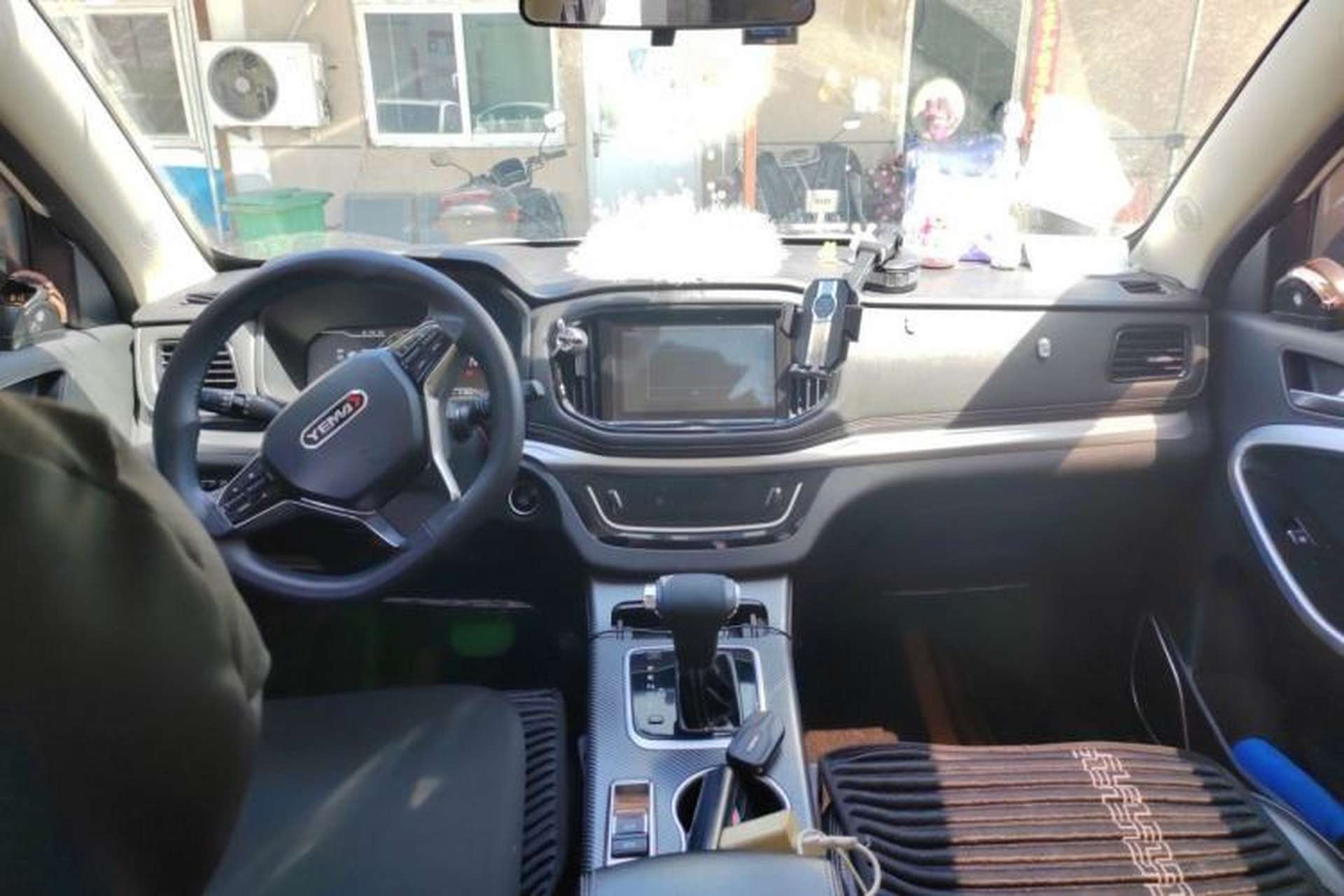 Used Yema Bojun 2019 Performance Version 1.5T CVT Lingdong Model Center Console