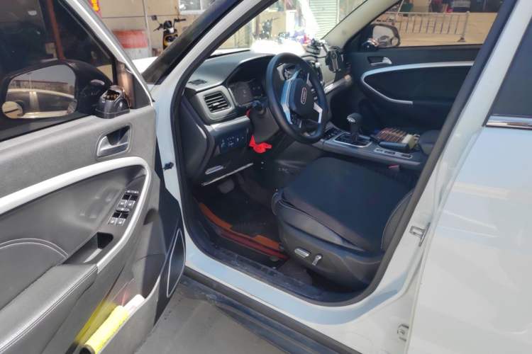 Used Yema Bojun 2019 Performance Version 1.5T CVT Lingdong Model Driver Seat