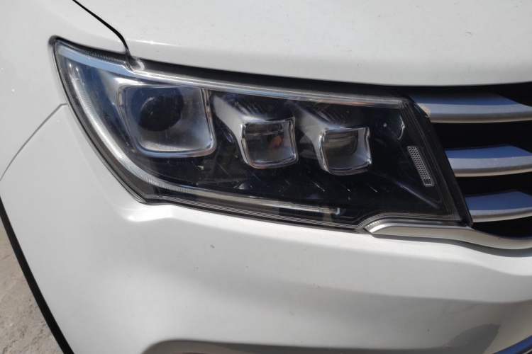 Used Yema Bojun 2019 Performance Version 1.5T CVT Lingdong Model Right Front Headlight