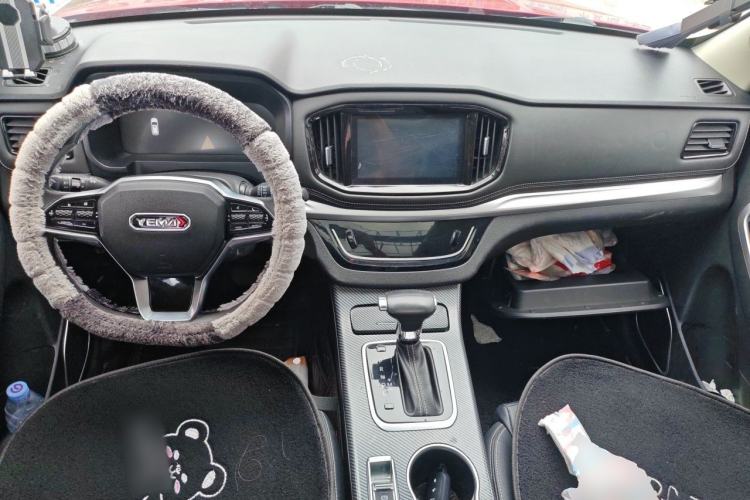 Used Yema Bojun 2019 Performance Version 1.5T CVT Lingdong Model Center Console