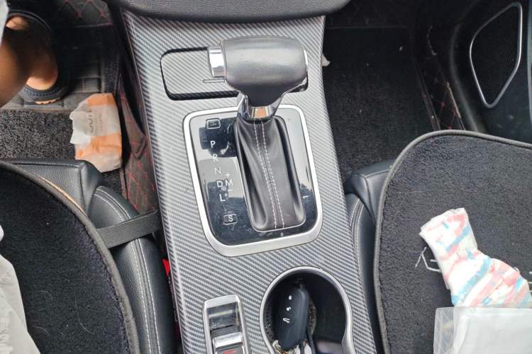 Used Yema Bojun 2019 Performance Version 1.5T CVT Lingdong Model Gear Lever