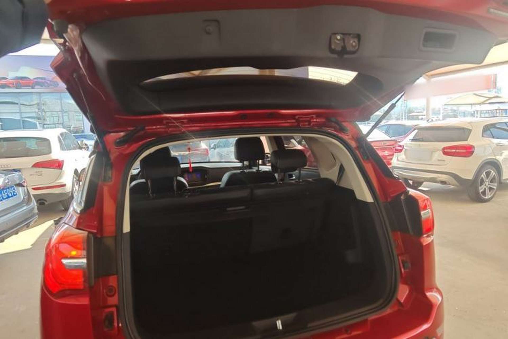 Used Yema Bojun 2019 Performance Version 1.5T CVT Lingdong Model Trunk