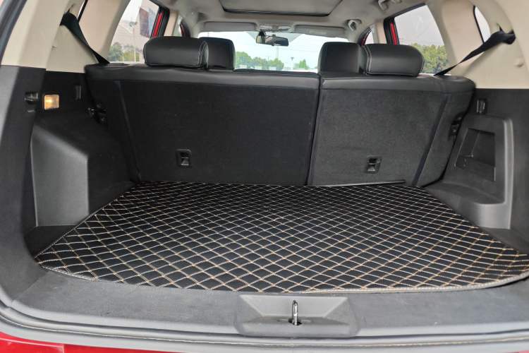 Used Yema Bojun 2019 Performance Version 1.5T CVT Lingdong Model Trunk