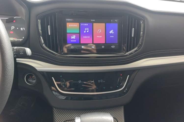 Used Yema Bojun 2019 Performance Version 1.5T CVT Lingdong Model Audio And AC Panel