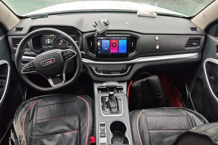 Used Yema Bojun 2019 Performance Version 1.5T CVT Lingdong Model Center Console