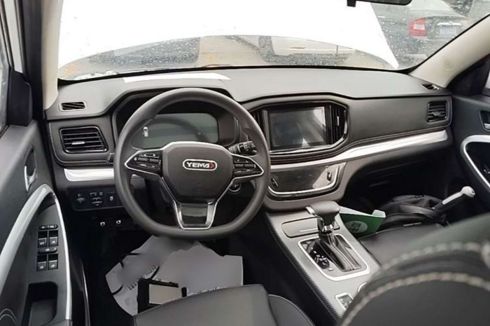 Used Yema Bojun 2019 Performance Version 1.5T CVT Lingdong Model Center Console