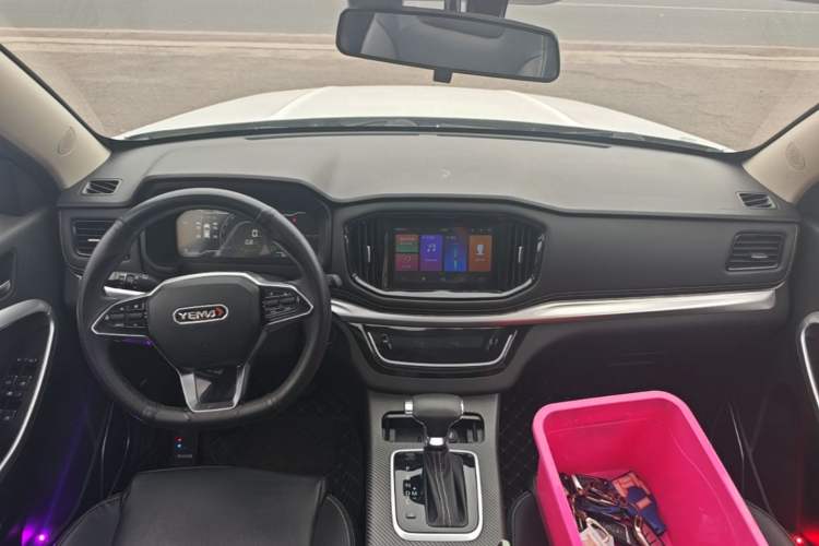 Used Yema Bojun 2019 Performance Version 1.5T CVT Lingdong Model Center Console