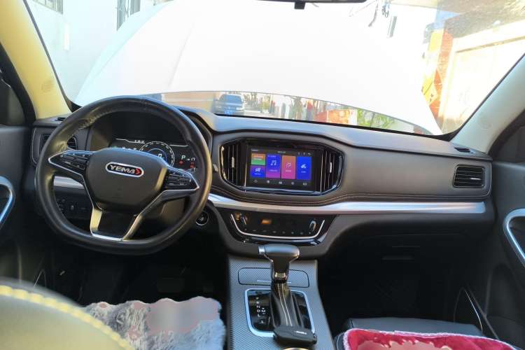 Used Yema Bojun 2019 Performance Version 1.5T CVT Lingdong Model Center Console